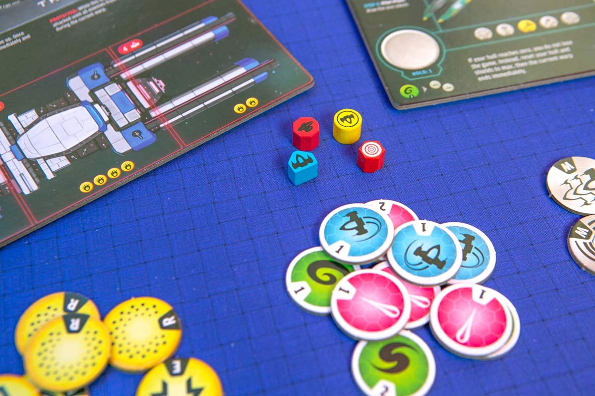 Renegade Game Studios Warp's Edge | Solo Space Bag-Building Game (Ages 10+)