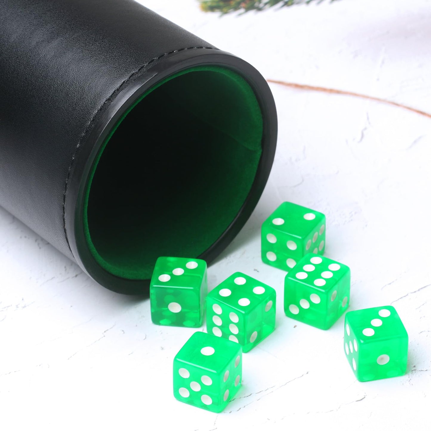 RERIVER Faux Leather Dice Cup Set – Velvet Interior, 6 Green D6 Dice
