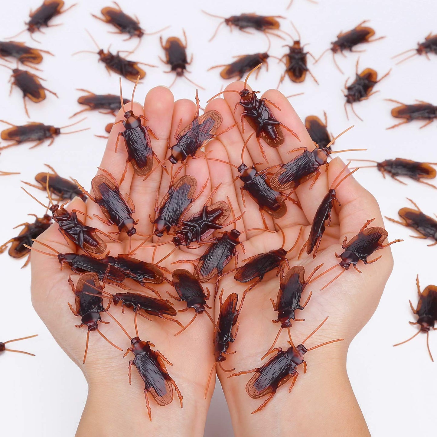 Riomeira Pretty Realistic 50PCS Fake Roaches – Realistic Cockroaches for Pranks, Halloween Decor & Party Props