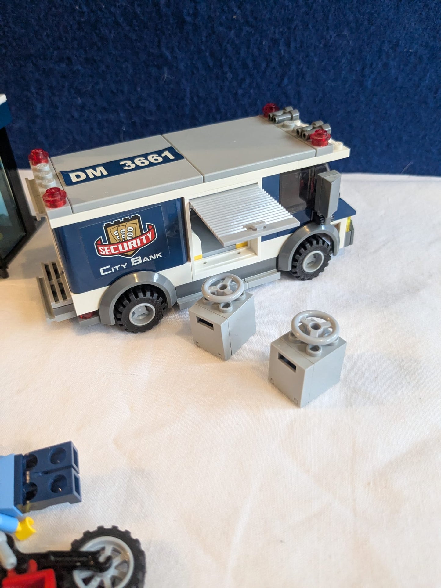 Lego City 3661 Bank & Money Transfer Special Edition
