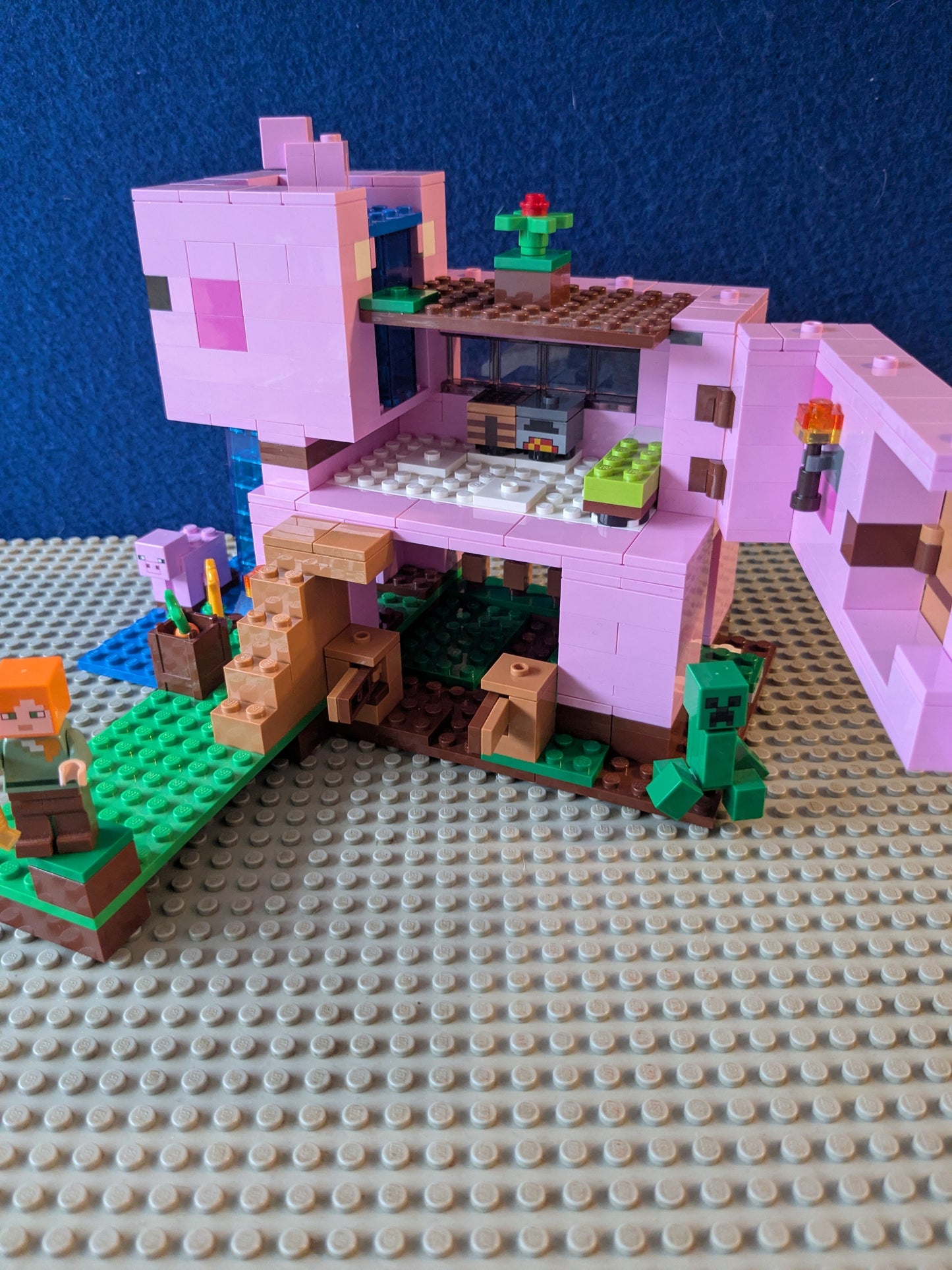 Lego 21170 Minecraft The Pig House