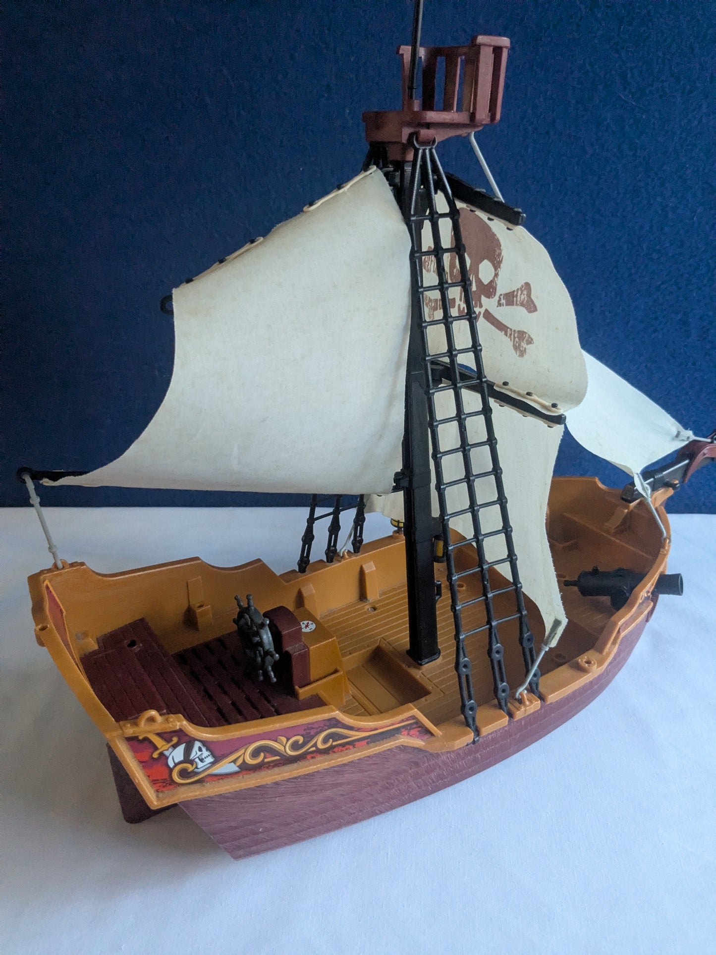 Playmobil 5618 Pirate Ship (plus additional Pirates)