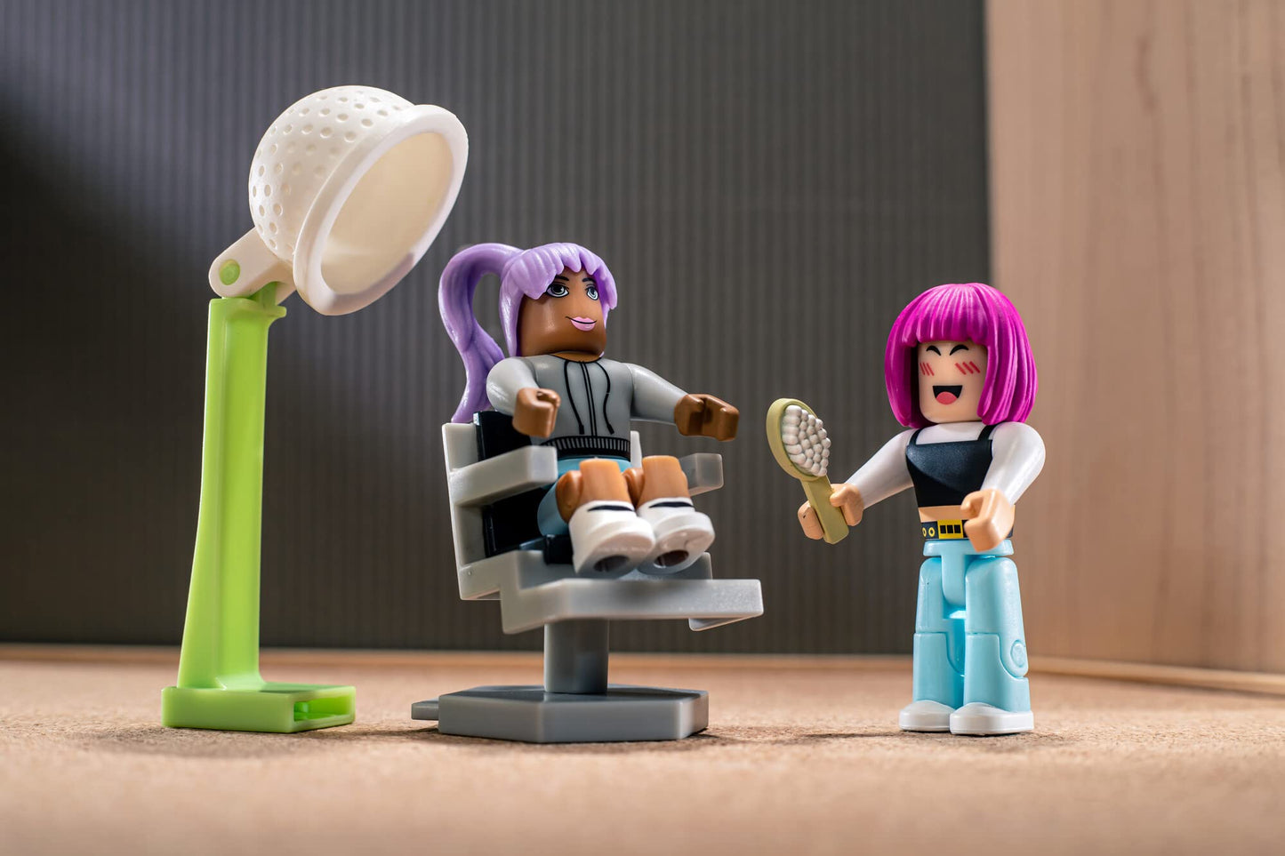 Roblox Celebrity Collection - Brookhaven Hair & Nails Game-Pack + Exclusive Item