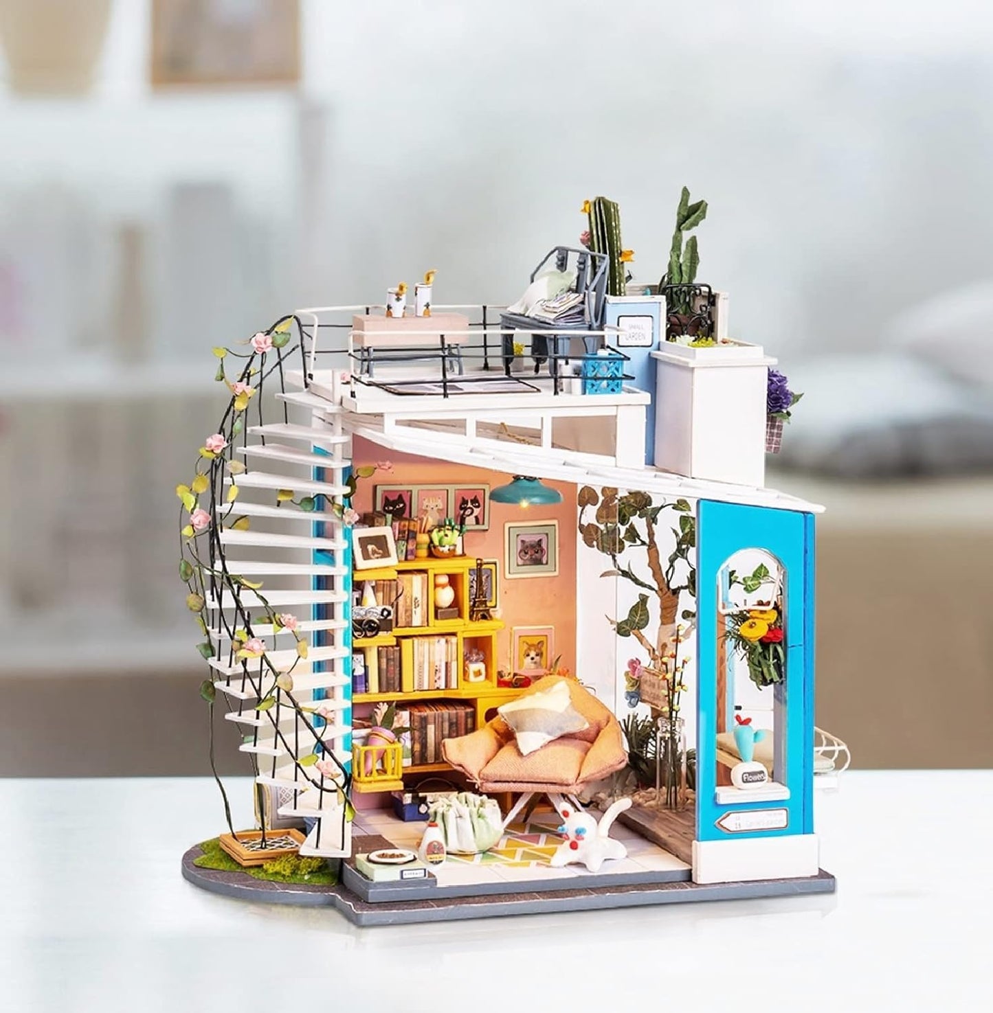 Rolife Dora's Rooftop Dollhouse Kit – 1:24 DIY Miniature with Furniture & Decor