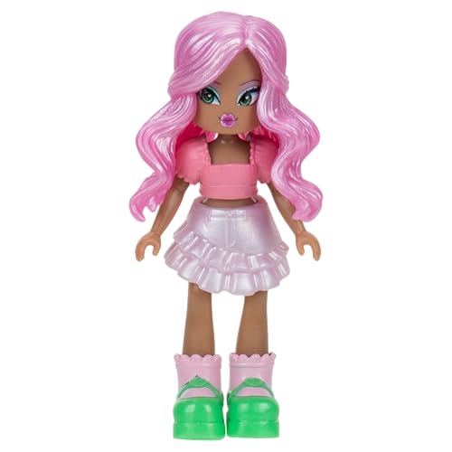 Royale High 3-Inch School Spirit Fashion Pack – Wings to Ring, 15 Accessories + Code
