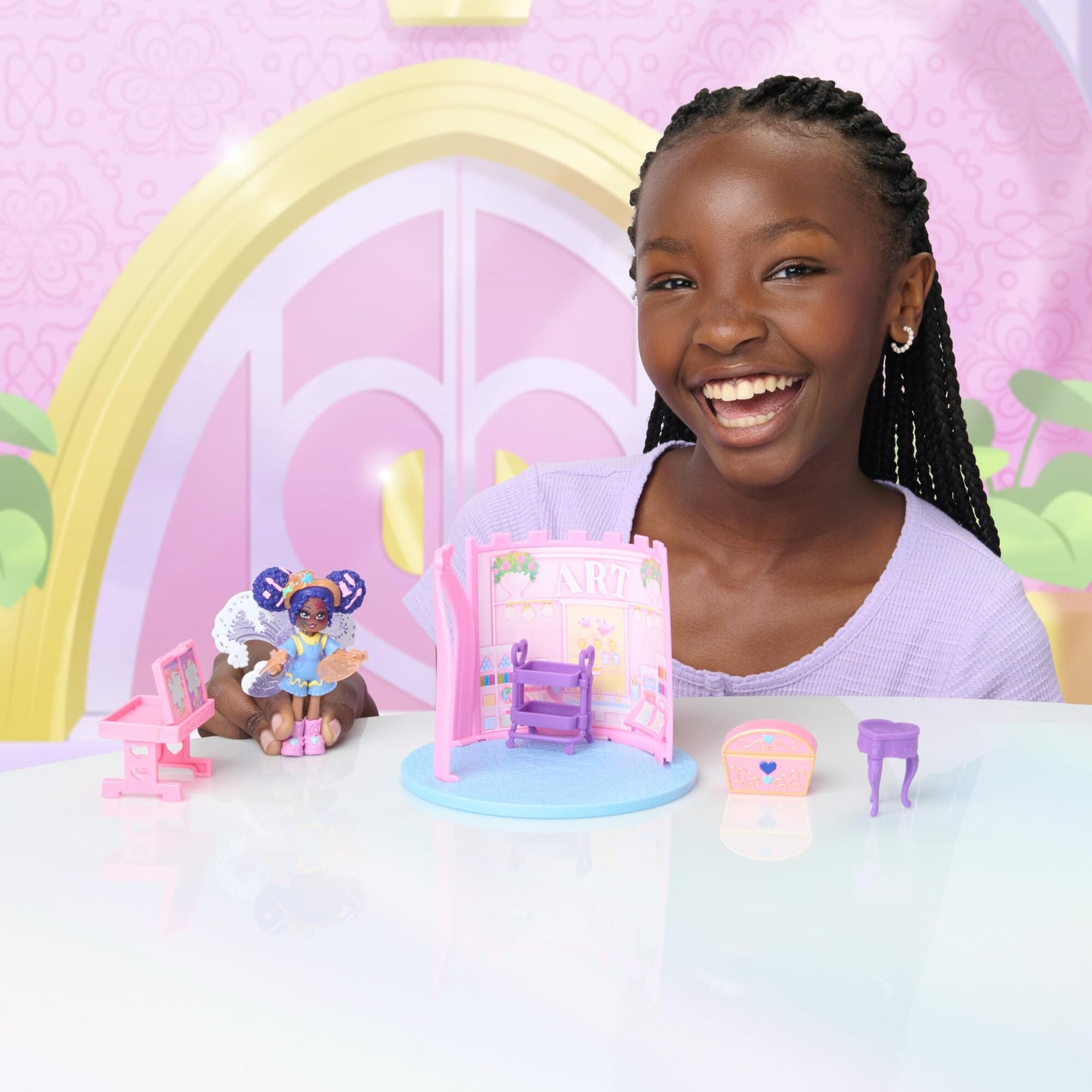 Royale High Art Class Playset - 1 Doll, Water Reveal, Castle Customization
