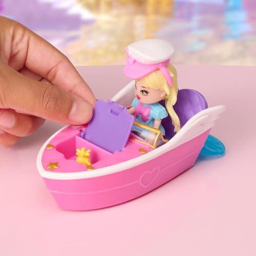 Royale High Royale Boat with 9 Mix & Match Fashions + Roblox Item Included | Ages 5+