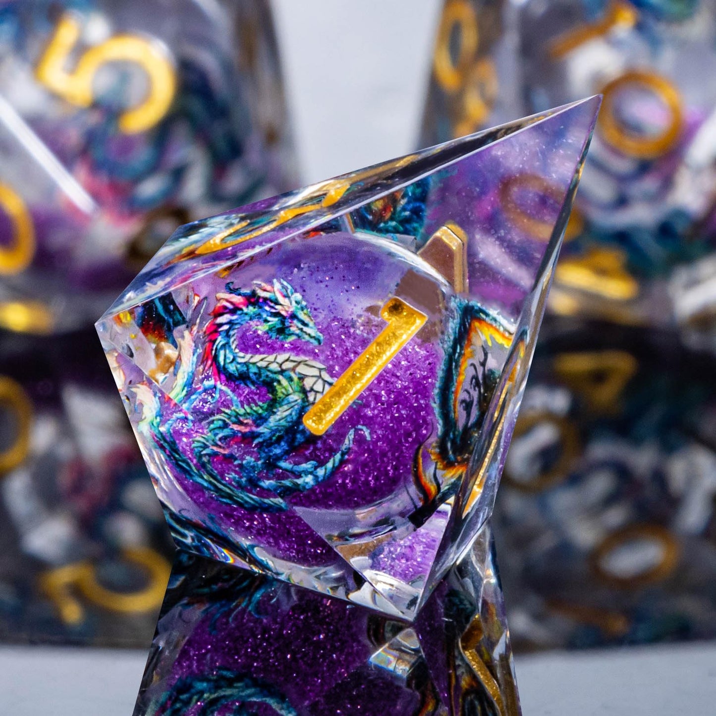 Roycevon Dragon Pattern 7-Piece DND Dice Set – Sharp-Edge Purple Resin with Gift Box