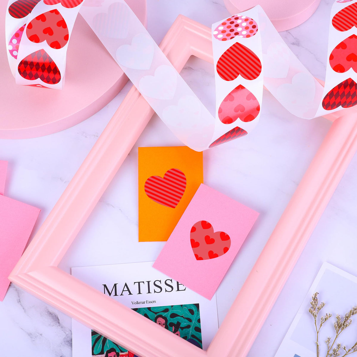 Ruisita 600 Pieces Valentine's Day Stickers – Self-Adhesive Assorted Styles for Cards, Gifts, and Decor