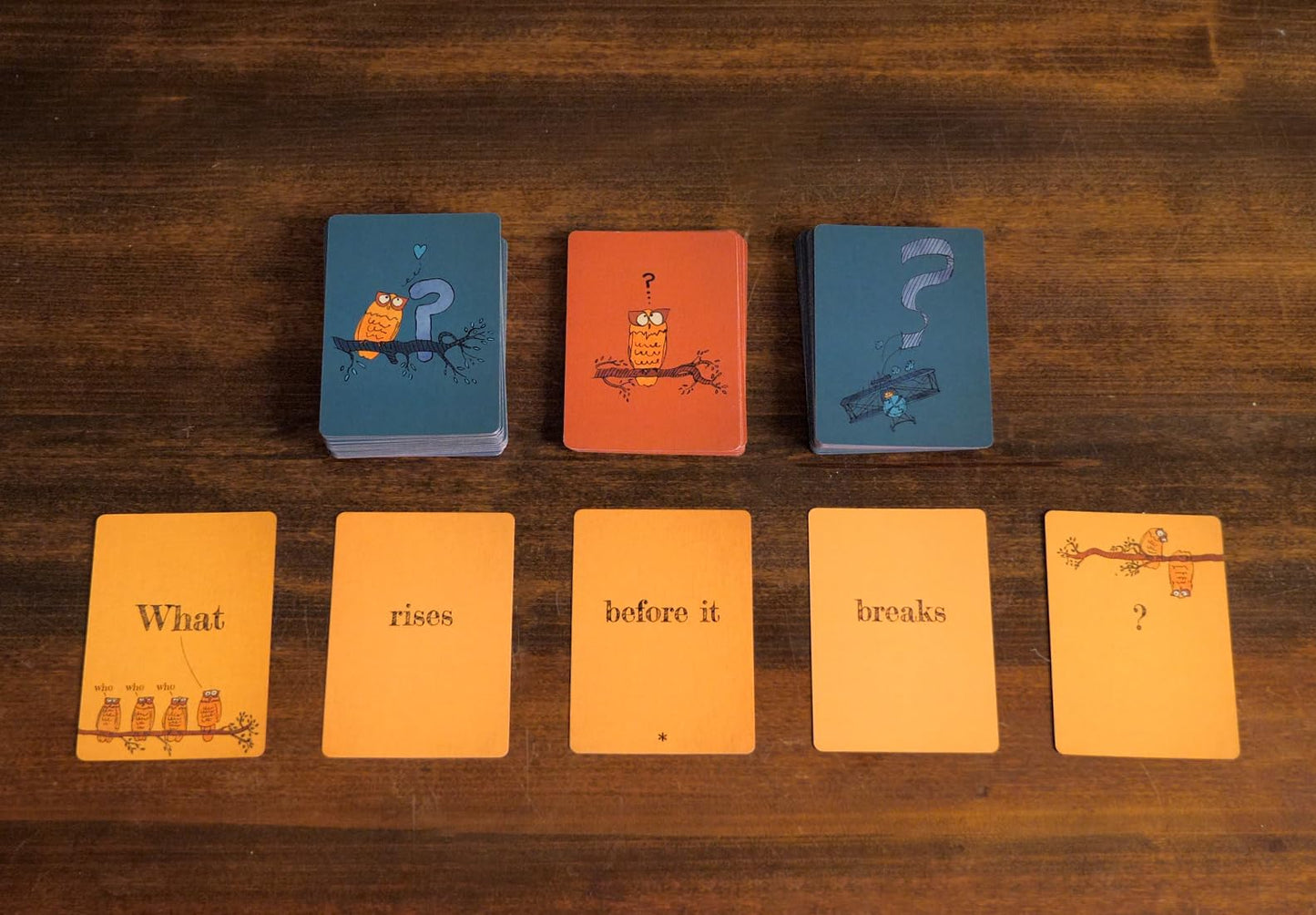 Runaway Parade Games Smug Owls Card Game – Award-Winning Hilarious Riddle-Solving Party Game for 3-15 Players
