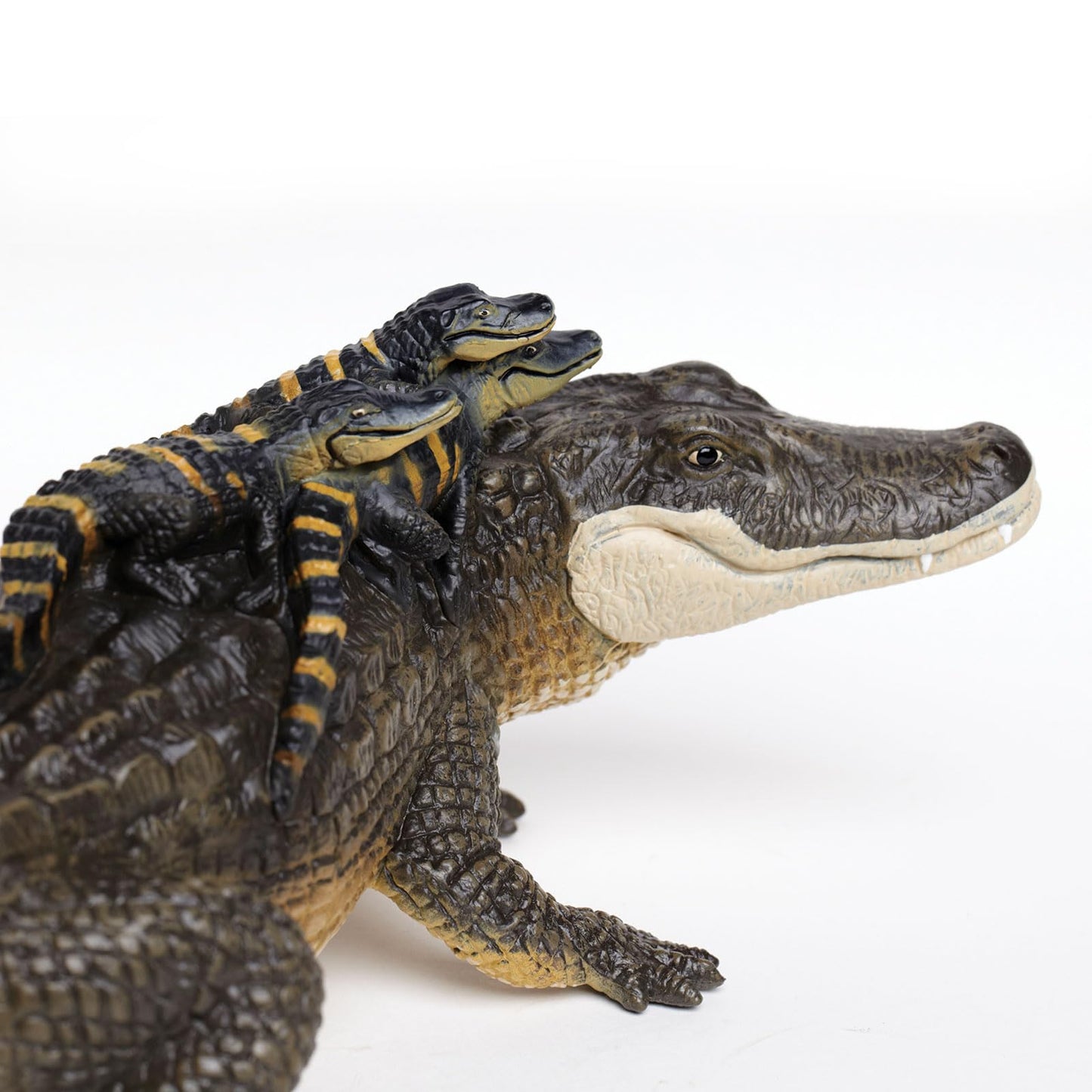 Safari Ltd. Alligator with Babies Figurine - 12-Inch Hand-Painted Wildlife Figure for Kids