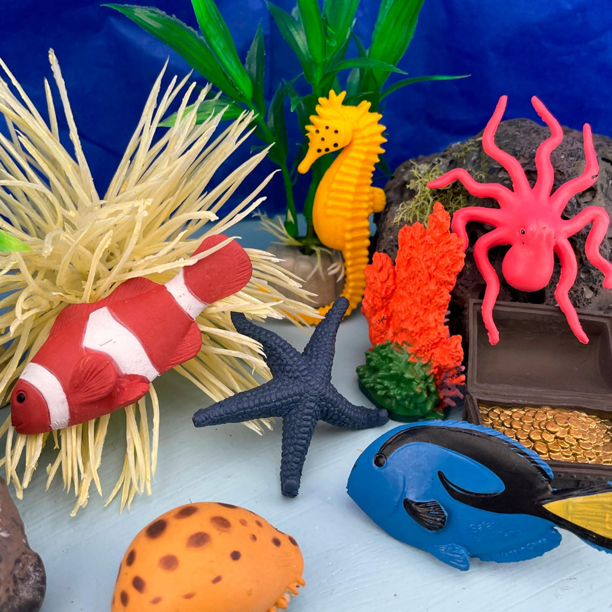 Safari Ltd Coral Reef Toob – 12 Marine Life Figurines & Treasure Chest | Educational Toy Set for Ages 3+
