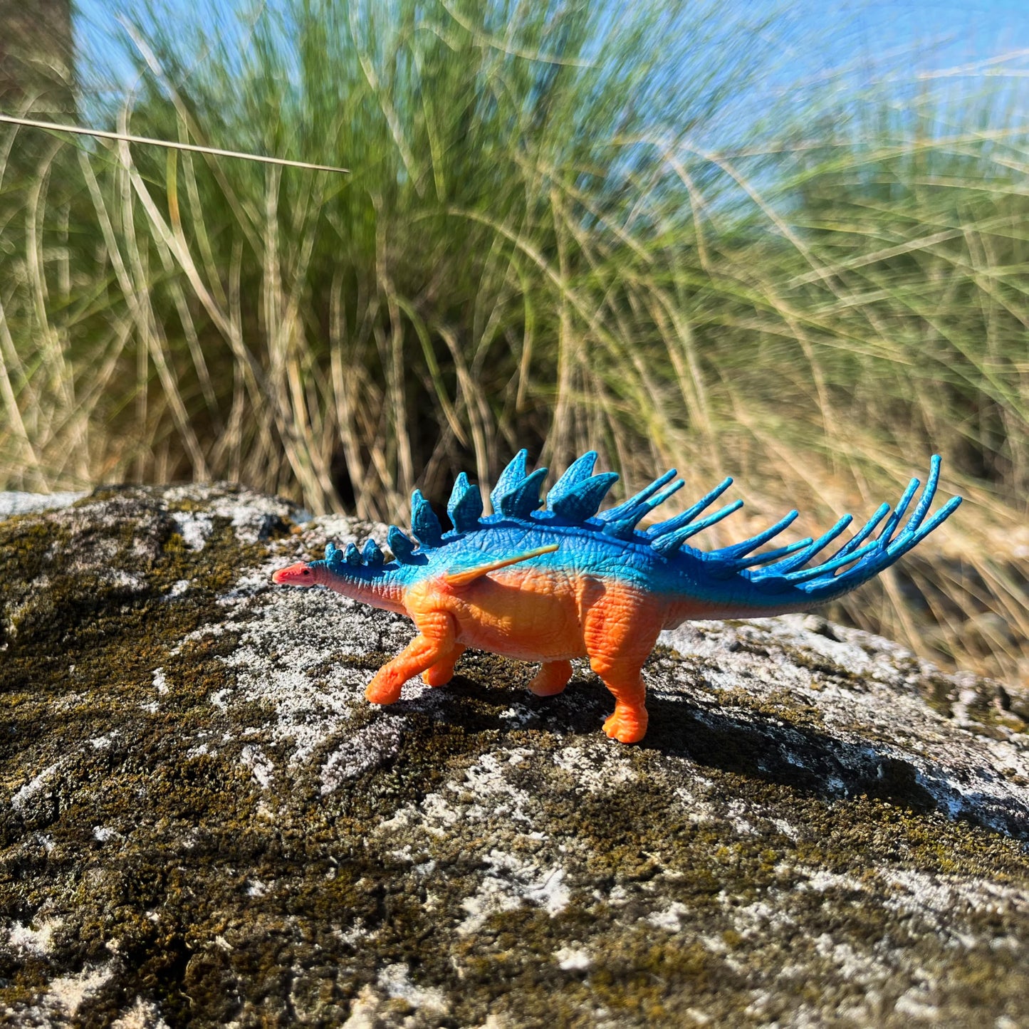 Safari Ltd. Kentrosaurus 5-Inch Dinosaur Figure – Realistic Educational Toy for Kids Aged 3+