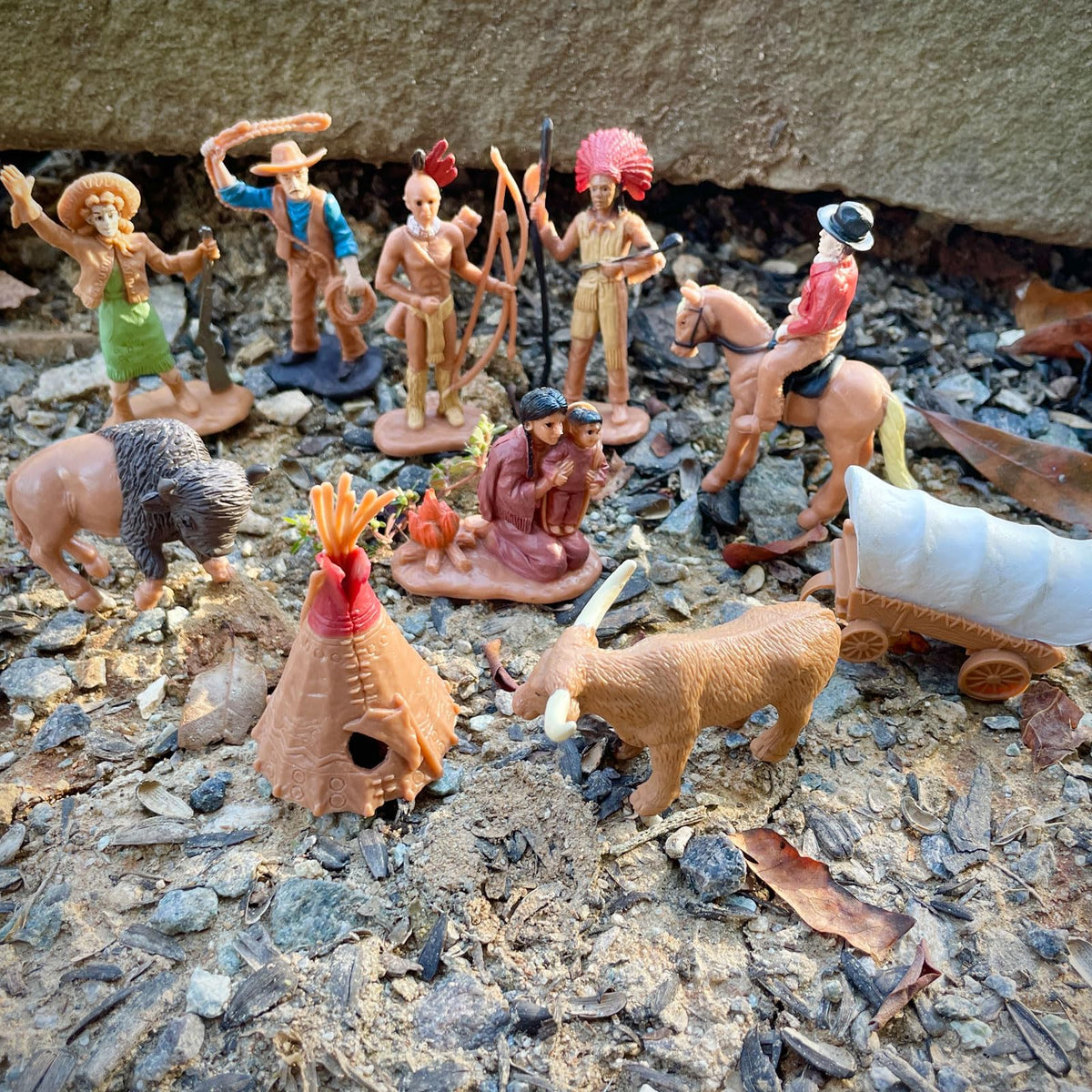 Safari Ltd. Wild West TOOB - 12 Hand-Painted Figurines for Imaginative Play