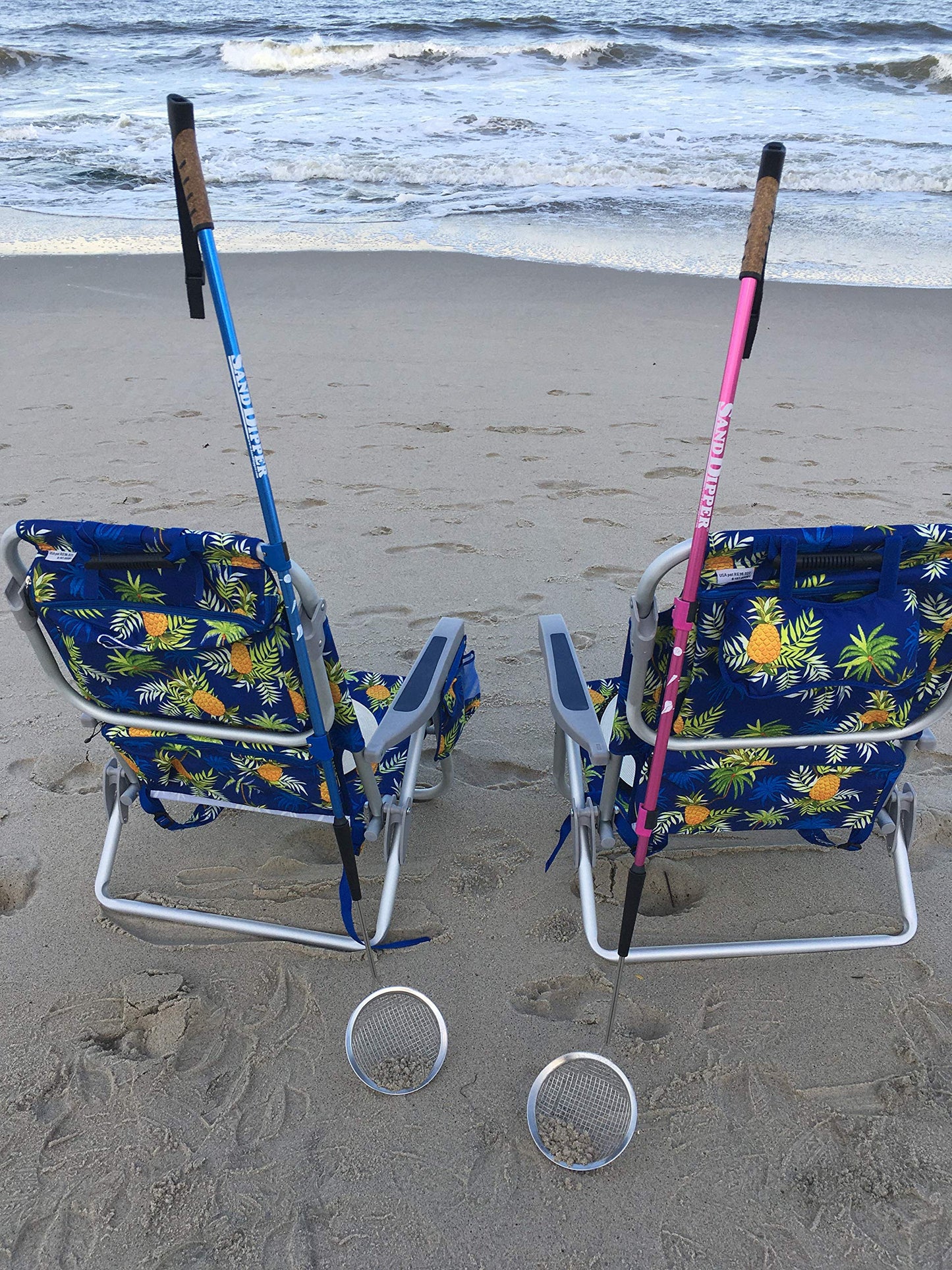 Sand Dipper Full-Size Beach Scoop Shovel & Sifter – 6-Inch Basket, Adjustable Pole, Blue