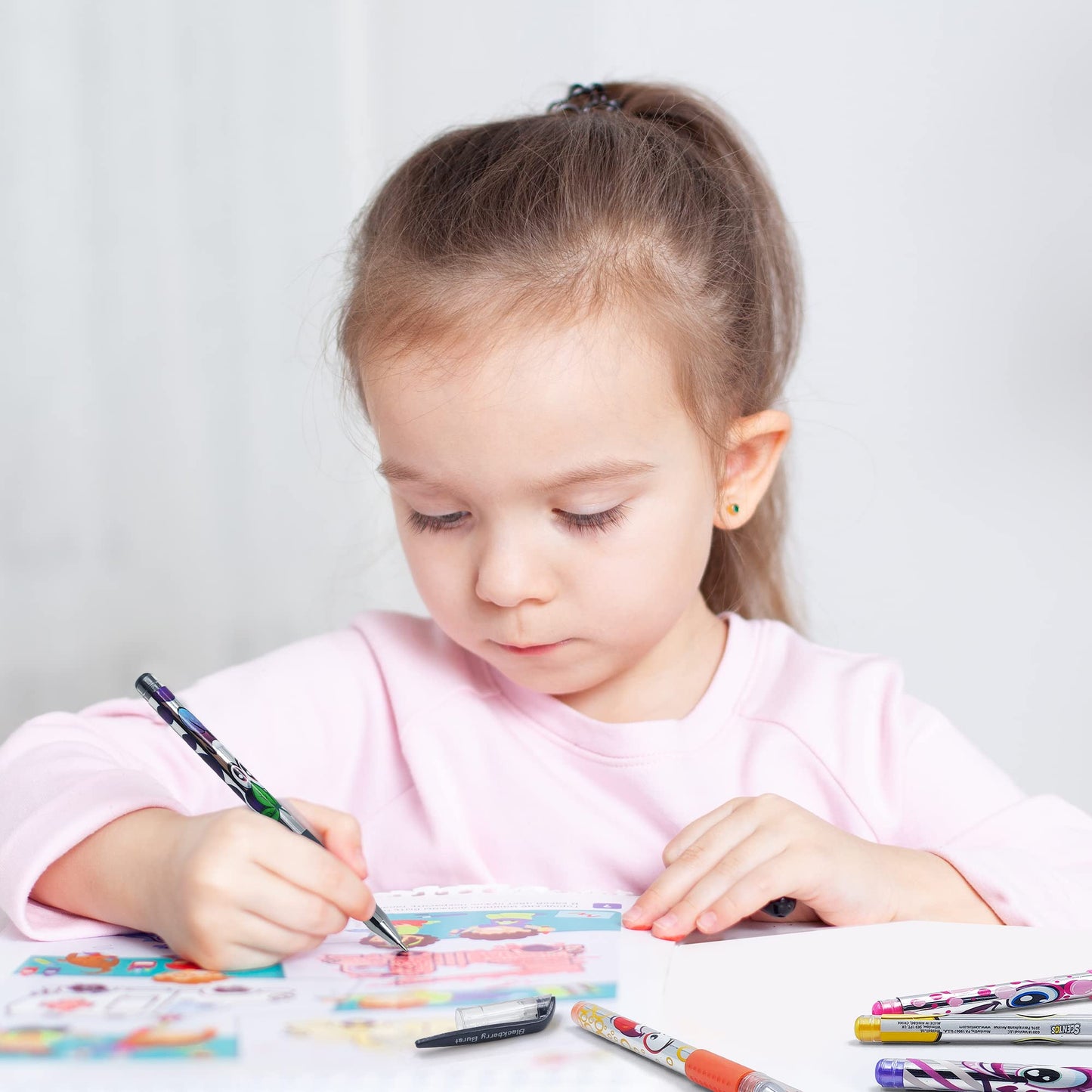 Scentos 24-Pack Scented Metallic Gel Pens for Kids – Non-Toxic Ink for Drawing & Journaling