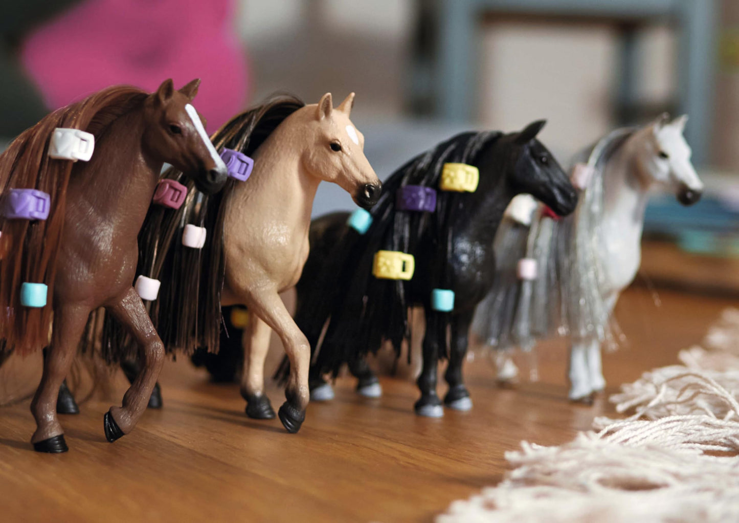 Schleich Horse Club Sofia's Beauties English Thoroughbred Mare – Brushable Mane & Tail, 14-Piece Set (Ages 4+)