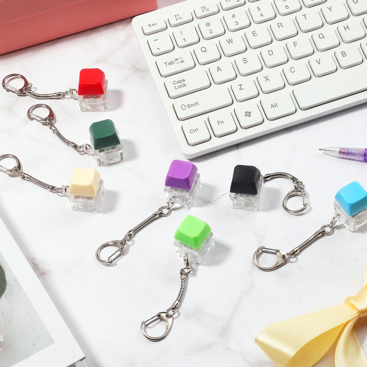 Seeloowy Keyboard Fidget Toy – 60-Piece Vibrant Color Clicker Keychain