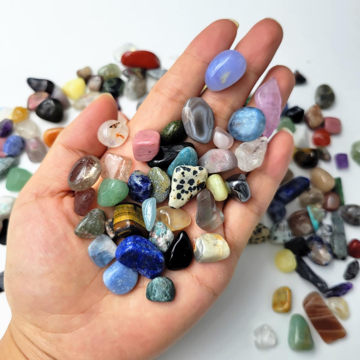 SeeuFun 60Kinds+ Gemstones & Crystals Set — 60-65 Types Bulk Chip Crystals for Jewelry Making & Learning (0.55lb)