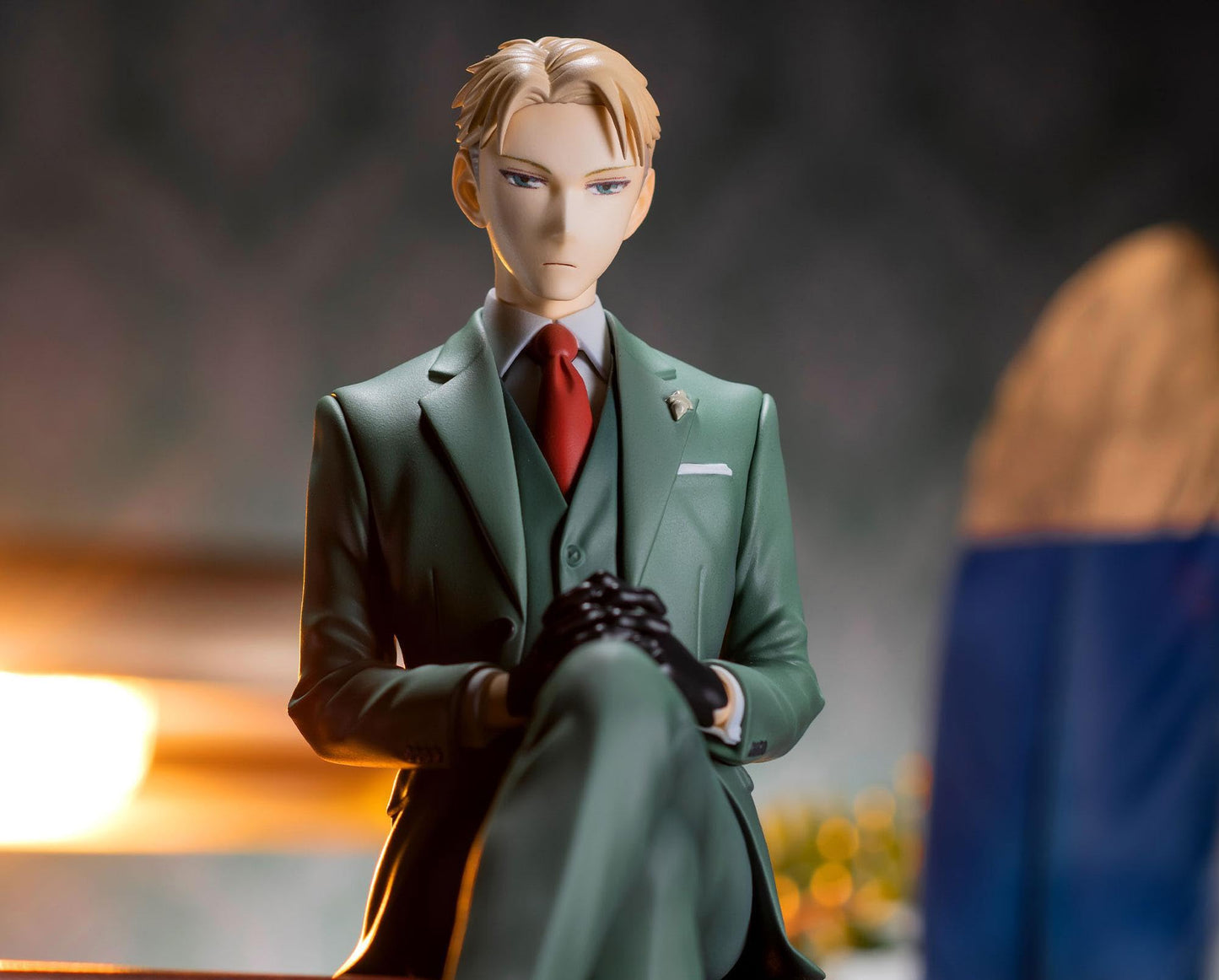 SEGA-SPY x FAMILY PM Perching Figure Loid Forger – Official Licensed Collectible