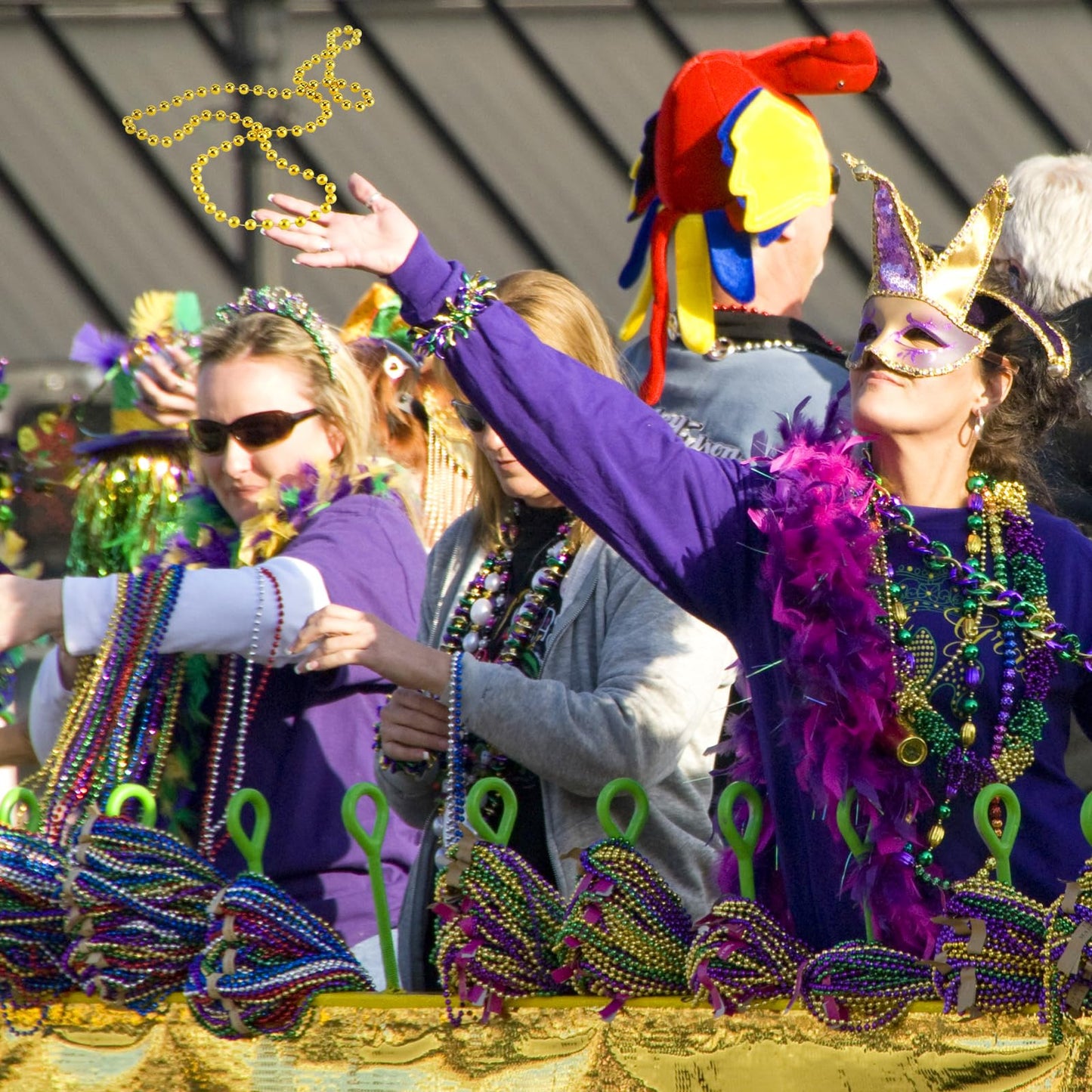 SHAOQINLIN 30PCS Mardi Gras Beads – 33'' Metallic Purple Green Gold Necklaces Bulk for Parades, Costumes & Party Decor
