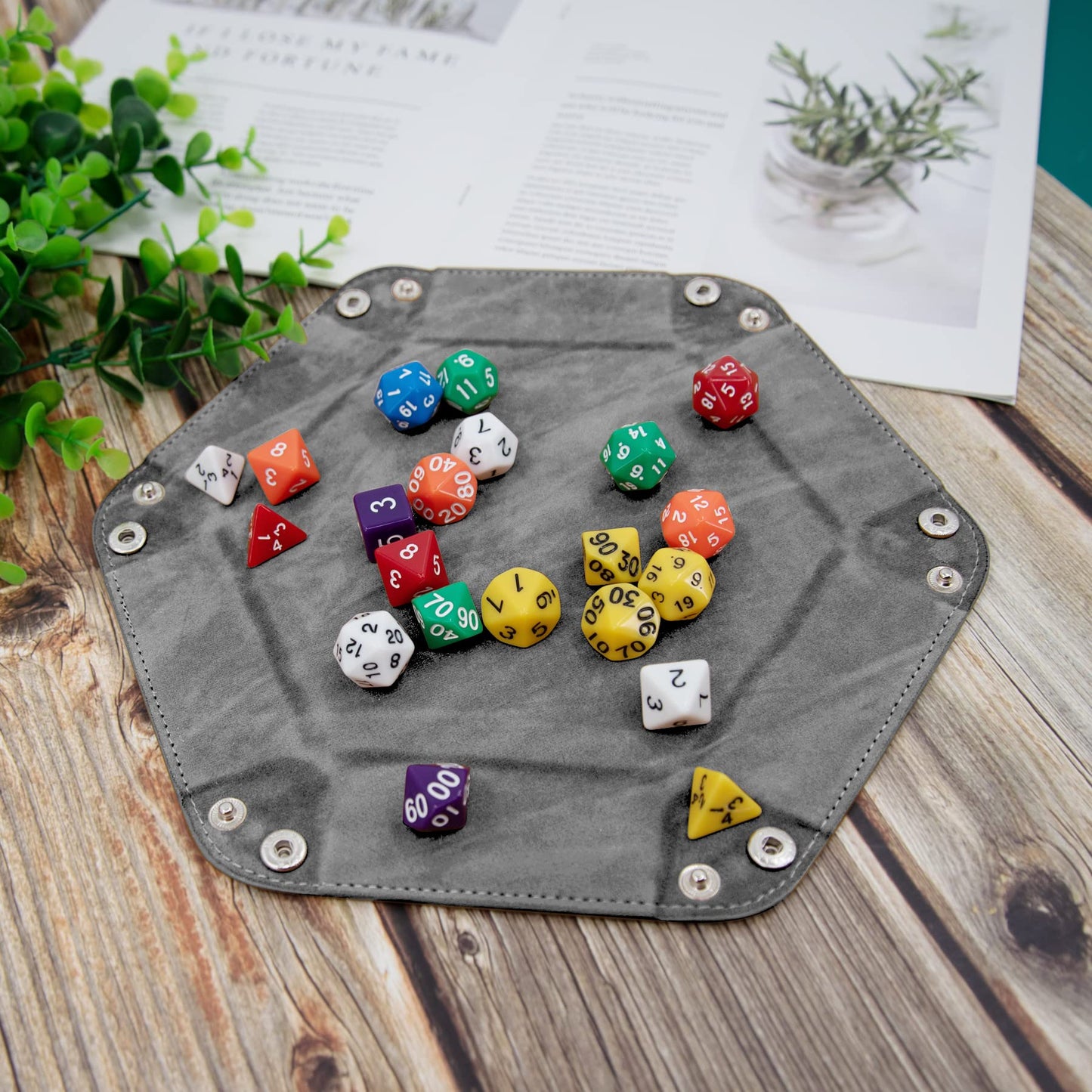 SIQUK 2-Pack Dice Tray – Pink & Gray Hexagon Folding PU Leather Dice Holder for RPG
