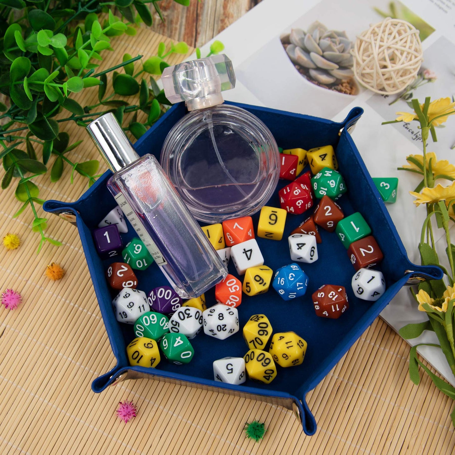 SIQUK 2-Piece Dice Tray Set — PU Leather Hexagon, Folding, 6-Snap Corners, Red & Royal Blue