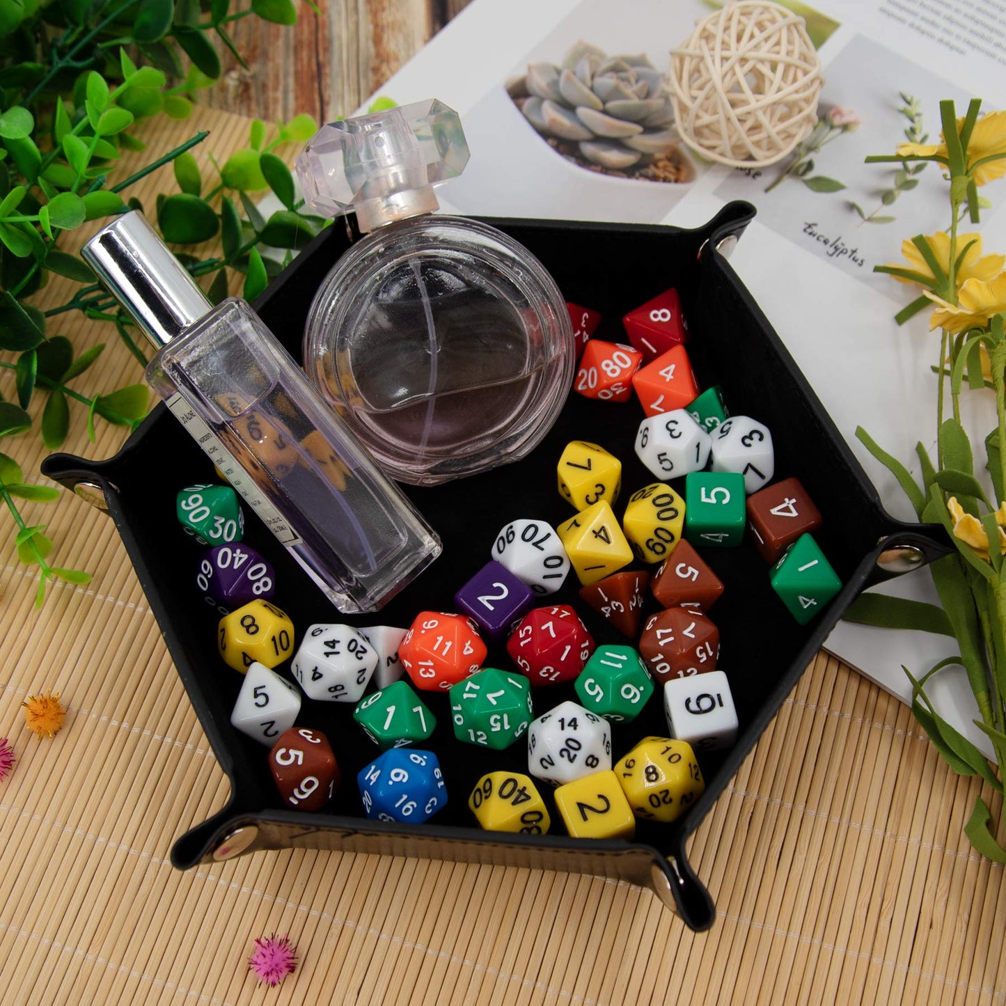 SIQUK 2-Piece Dice Tray – PU Leather Folding Hexagon Dice Holder (Camel & Black)