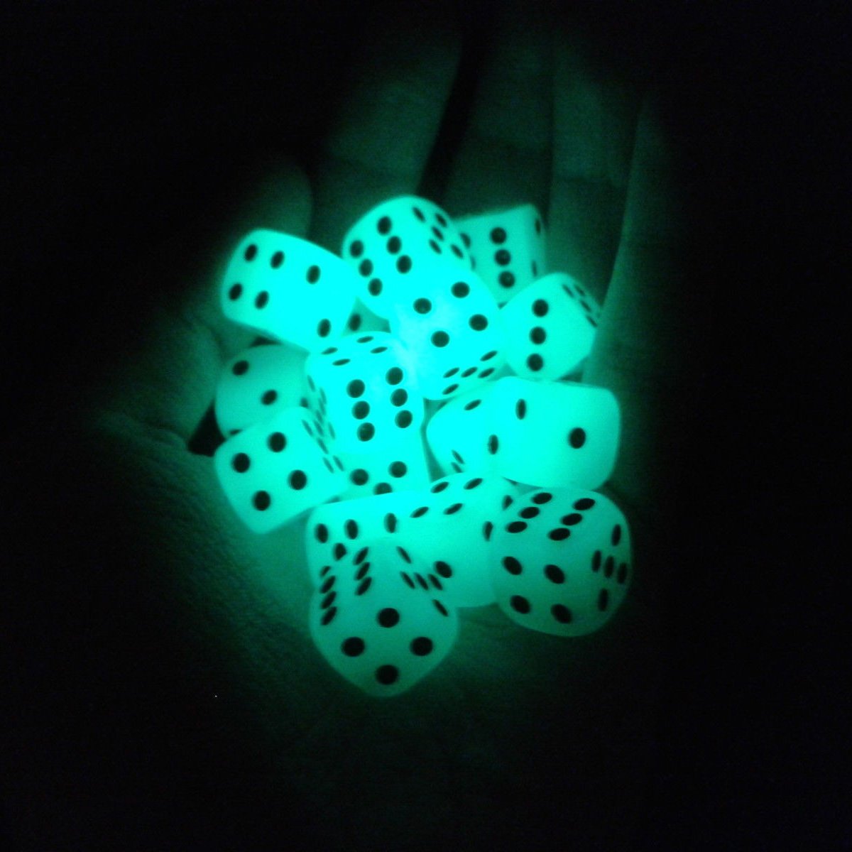 Smartdealspro 10-Pack D6 Glow in the Dark Dice for DND MTG RPG & Math | 16mm