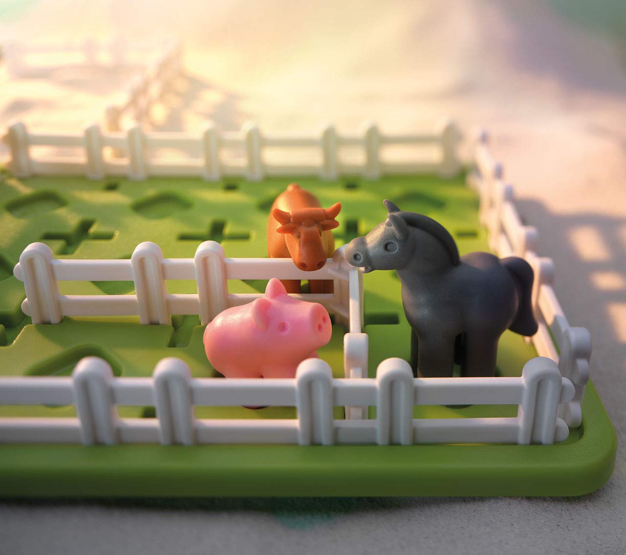 SmartGames Smart Farmer – Barnyard Logic Puzzle for Ages 5+ | 60 Progressive Challenges