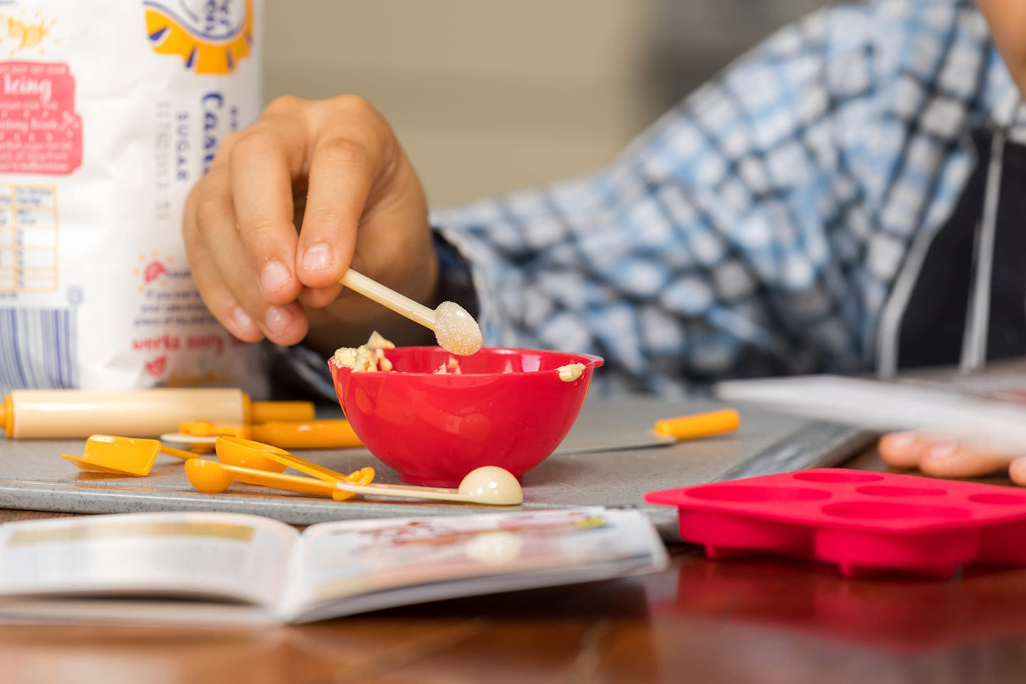 SmartLab Tiny Baking Kit: 17-Piece Mini Tools, 20 Delicious Tiny Recipes, Big Science for Kids