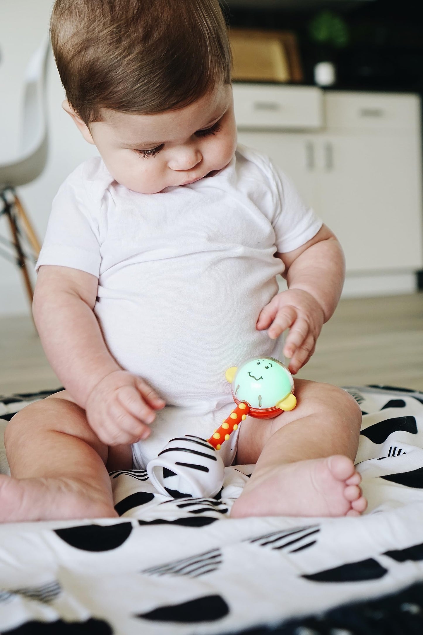 SmartNoggin NogginStik Light-up Rattle – Color-Changing, Textured Baby Toy (0-12M)