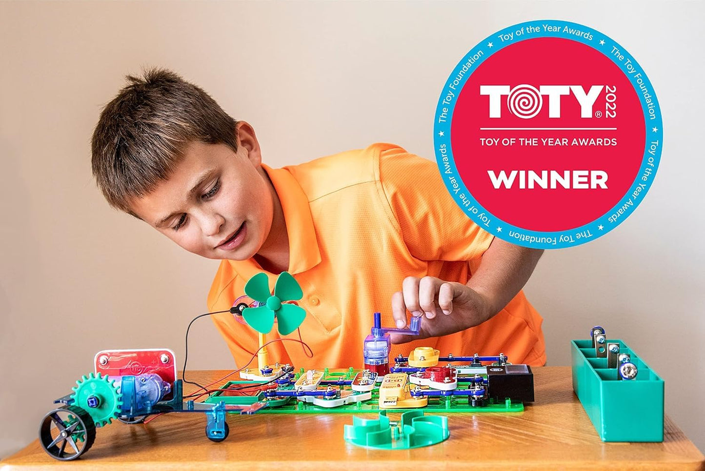Snap Circuits Green Energy Electronics Exploration Kit | 125+ STEM Projects | 45+ Parts