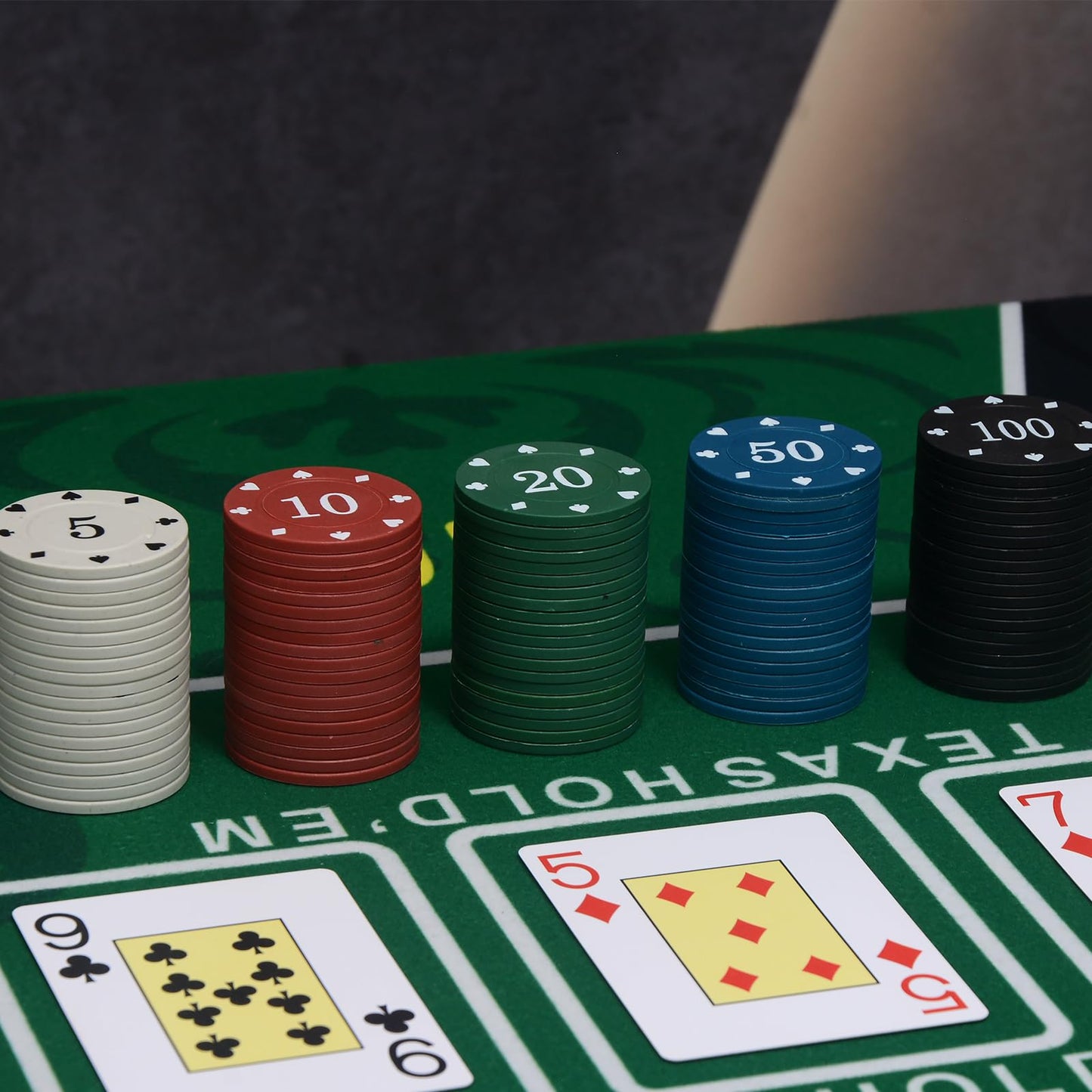 SODFAS 100PCS Poker Chip Set – 5-Color Casino-Style Chips with Portable Bag for Texas Hold'em & Poker Nights (Large Denomination)