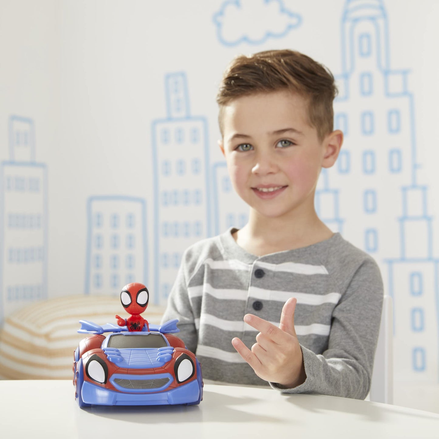 Spidey and His Amazing Friends Change 'N Go Web-Crawler + Spidey Figure – 2-in-1 Vehicle (4-Inch, Ages 3+)