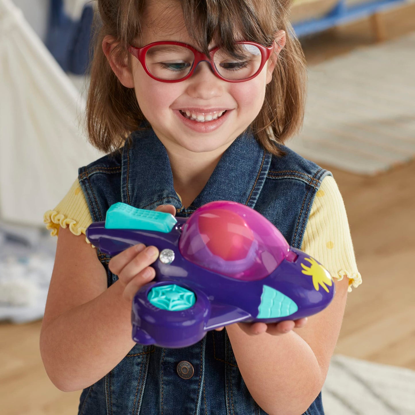 Spidey and His Amazing Friends Ghost-Spider Glide Spinner – 4-Inch Action Figure & Vehicle Playset