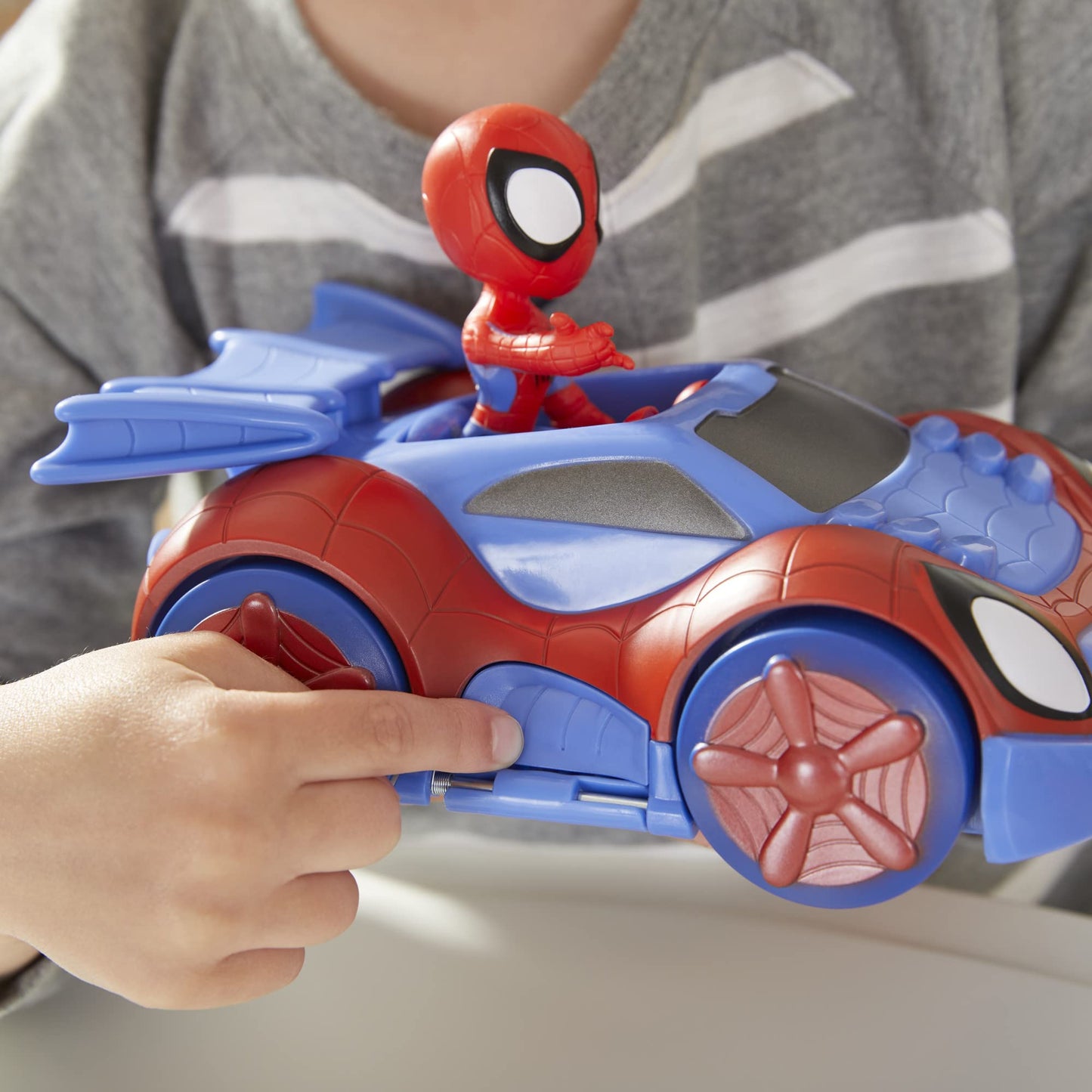 Spidey and His Amazing Friends Change 'N Go Web-Crawler + Spidey Figure – 2-in-1 Vehicle (4-Inch, Ages 3+)