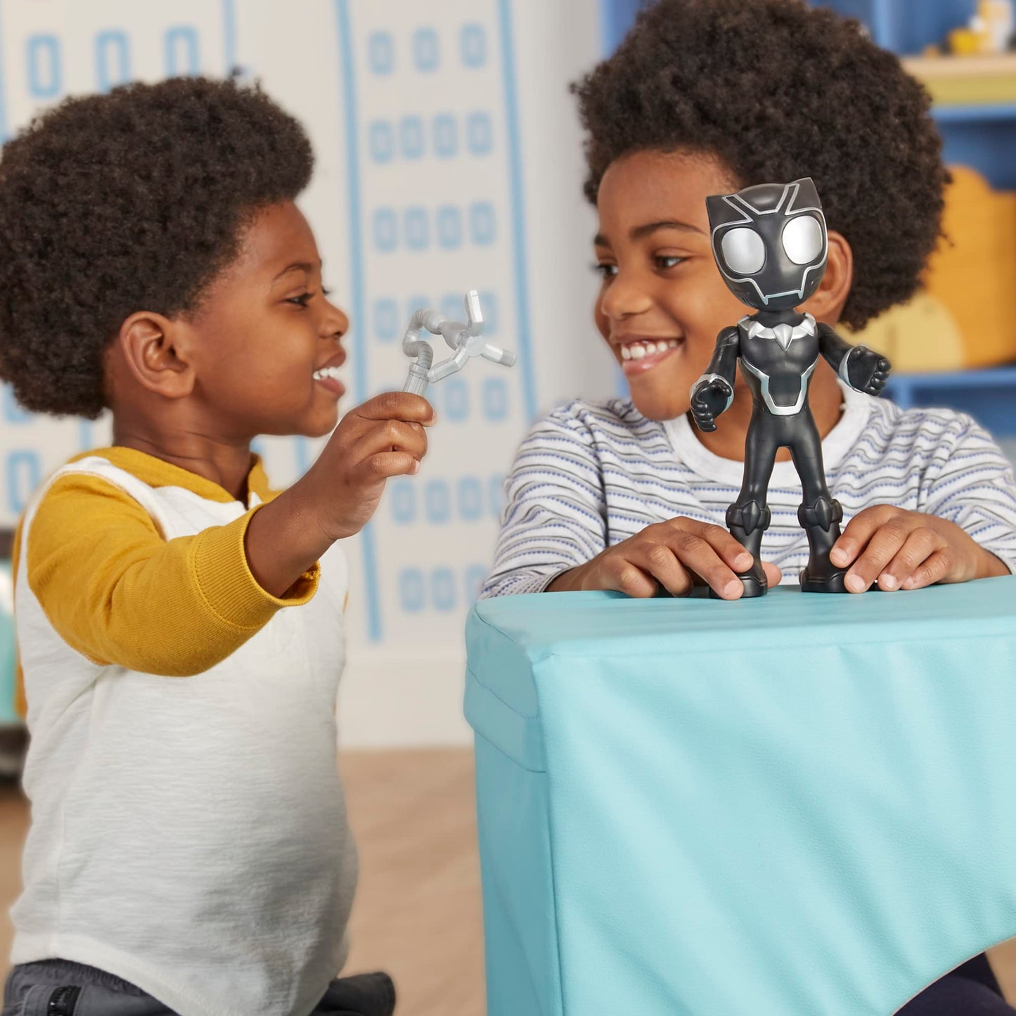 Hasbro Saf Supersize Hero Black Panther – Spidey and his Amazing Friends Action Figure