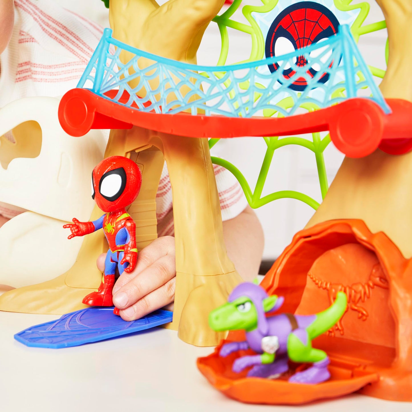 Spidey Dino-Webs Treehouse Playset – 4-Inch Spidey & Goblin Raptor, Ages 3+