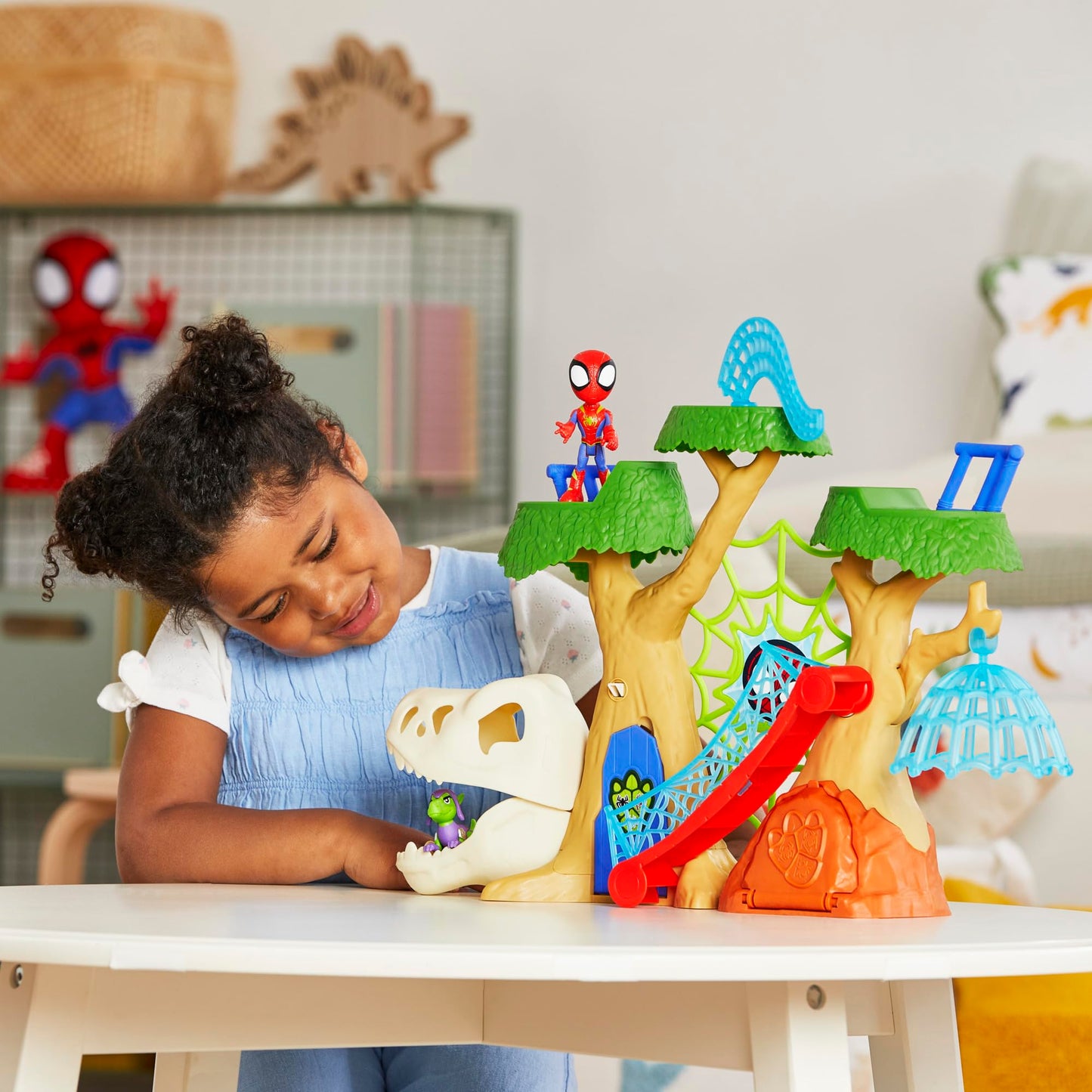 Spidey Dino-Webs Treehouse Playset – 4-Inch Spidey & Goblin Raptor, Ages 3+
