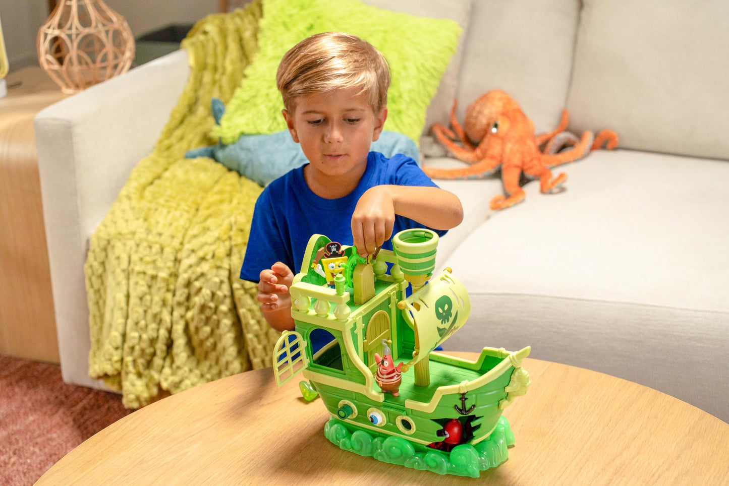 SPONGEBOB SQUAREPANTS Flying Dutchman Ship Playset – 6 Exclusive Figures, Lights, Motion & Hidden Features for Ages 3+