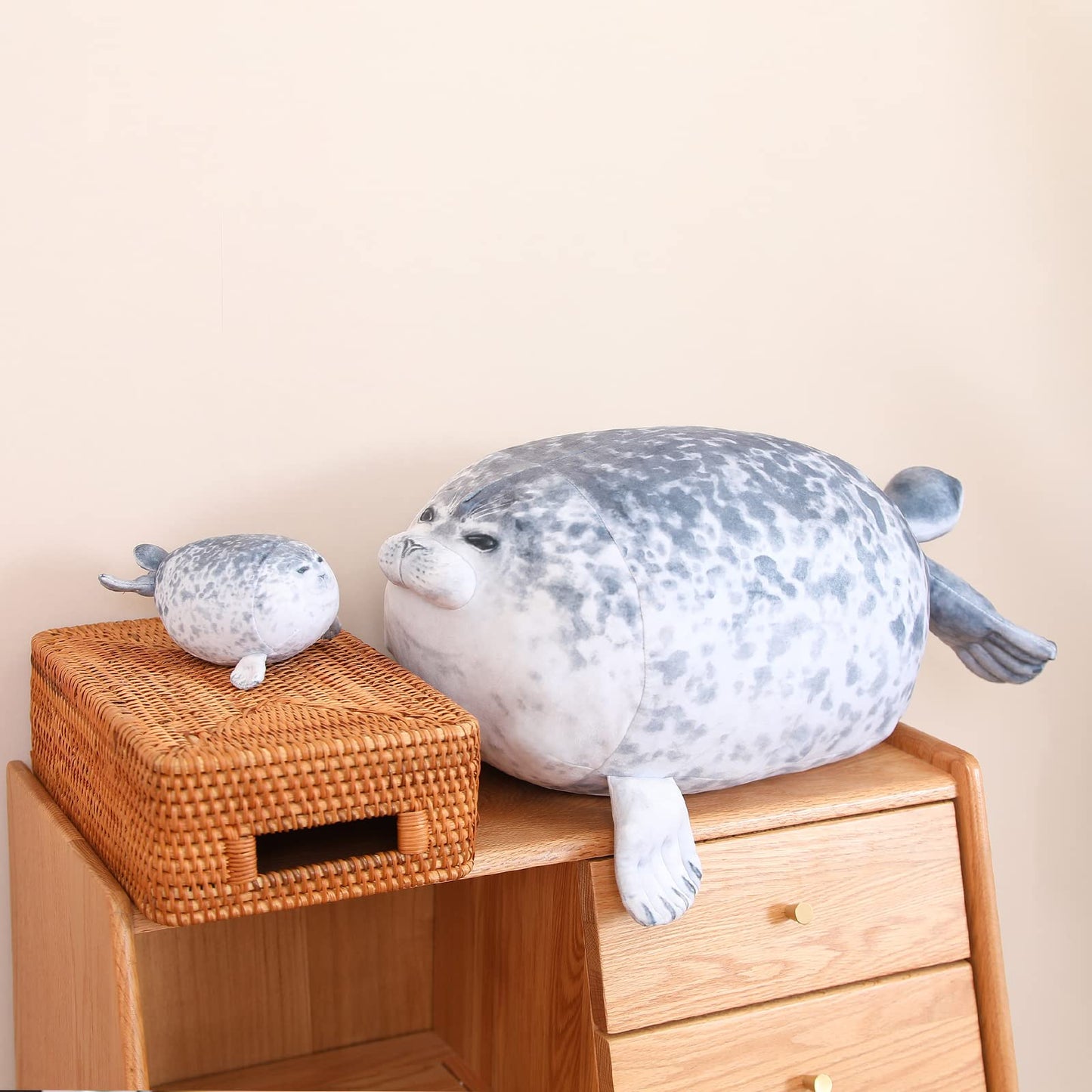 SQEQE Chubby Seal Pillow Plush with 4 Baby Seals in Her Tummy – 5-in-1 Cozy Stuffed Animal Gift