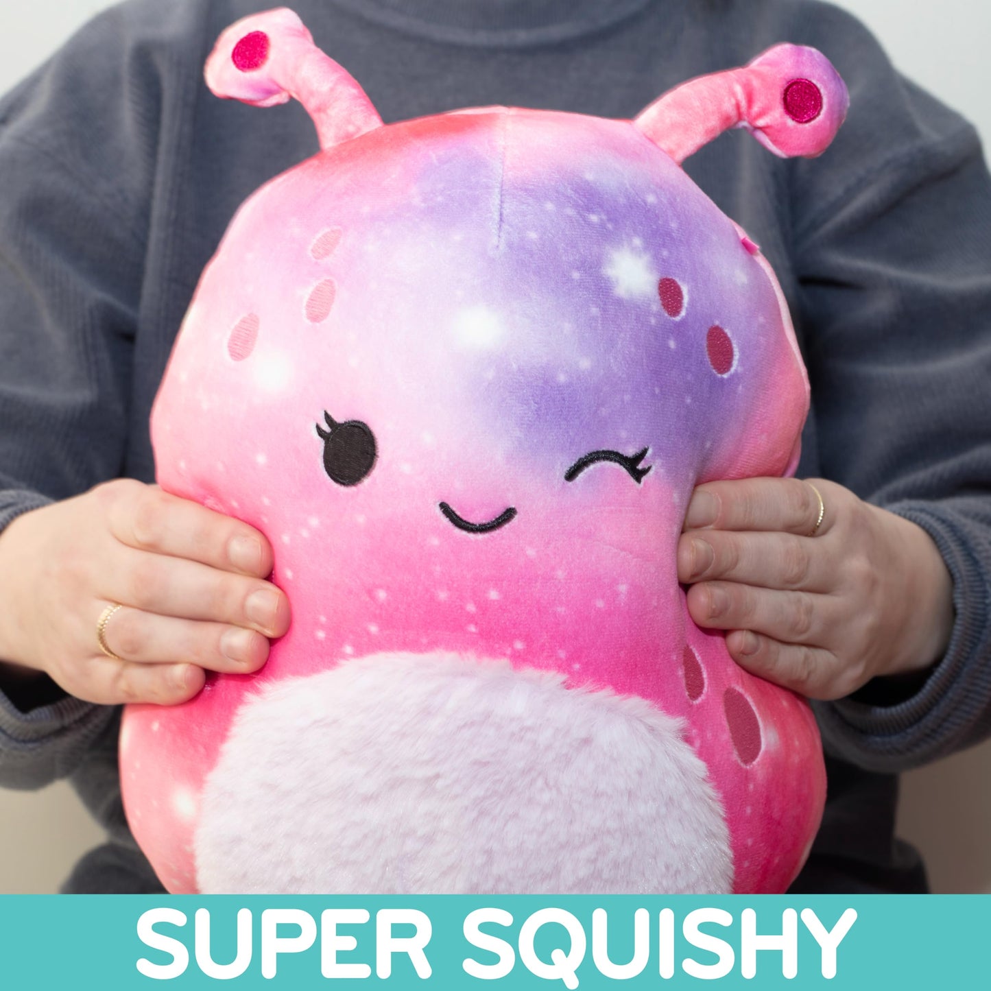 Squishmallows Loraly 10-Inch Valentine Alien Plush – Official Jazwares