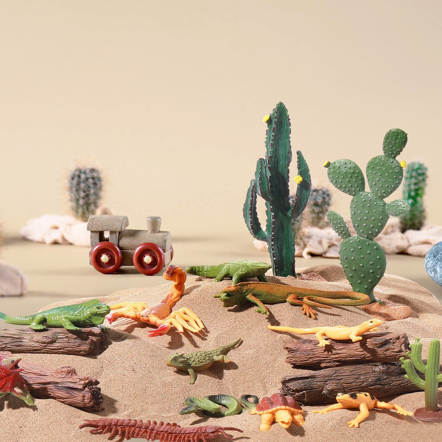 Sratte 26 Pcs Desert Animals Diorama Kit – Reptiles Toys, Cactus Models, and Desert Diorama Supplies