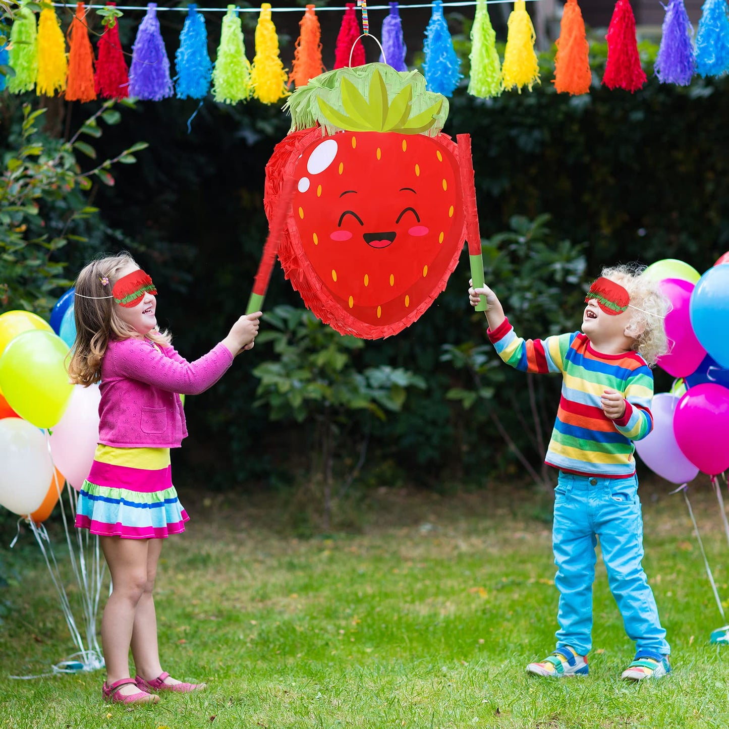Sratte Strawberry Piñata – Fun Summer Fruit Theme Party Game with Stick, Blindfold & Confetti