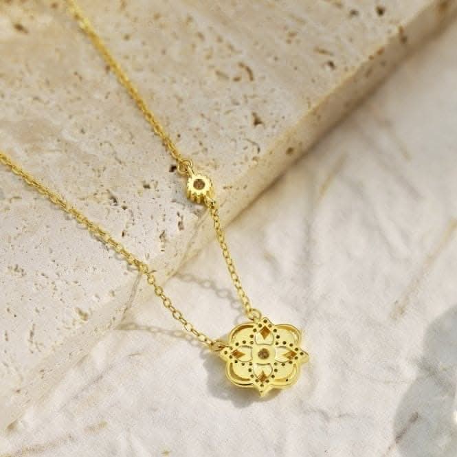 Sterling Silver Gold Plated Sparkling Zirconia Lucky 4 Leaf Necklace ERLN026