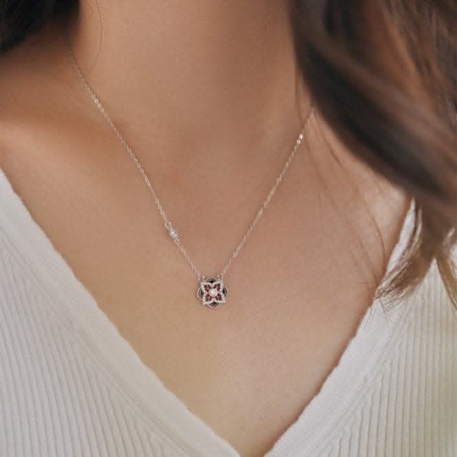 Sterling Silver Rhodium Plated Sparkling Zirconia Lucky 4 Leaf Necklace ERLN027