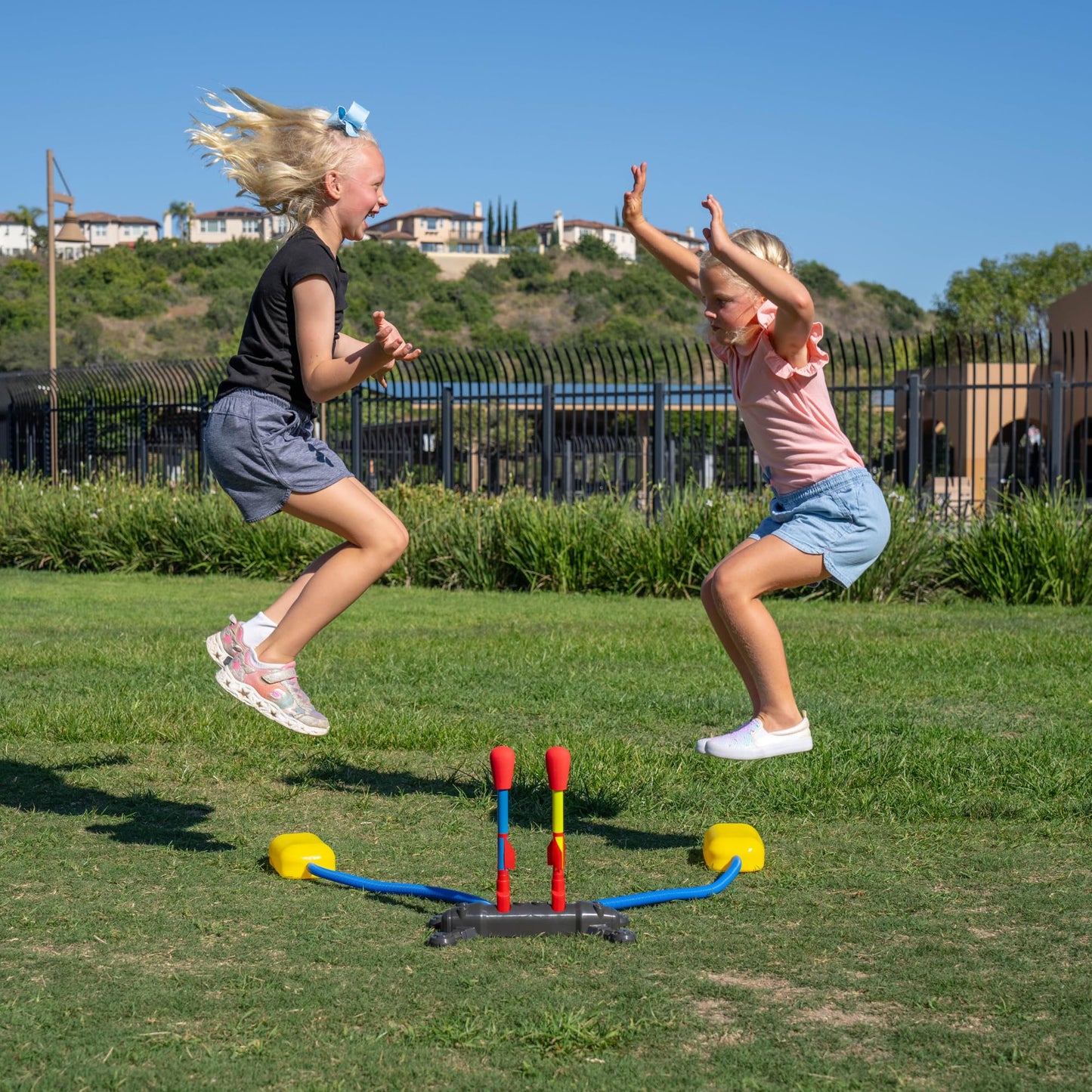 Stomp Rocket Original Dueling Rocket Launcher – 8 Rockets, Backyard Fun