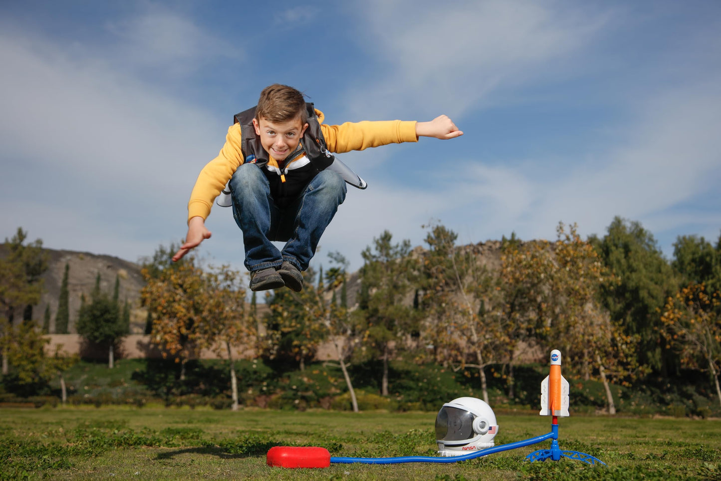Stomp Rocket Space Collection Rocket Launcher – 3 NASA Foam Rockets for Outdoor STEM Fun (Ages 5+)