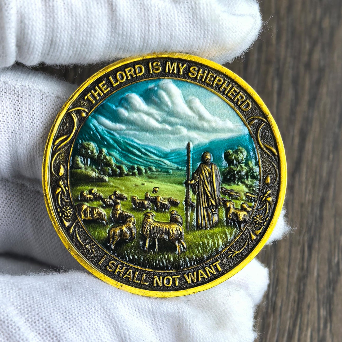 Strugglejewelry The Lord is My Shepherd Christian Challenge Coin with Clear Protective Case - Gold